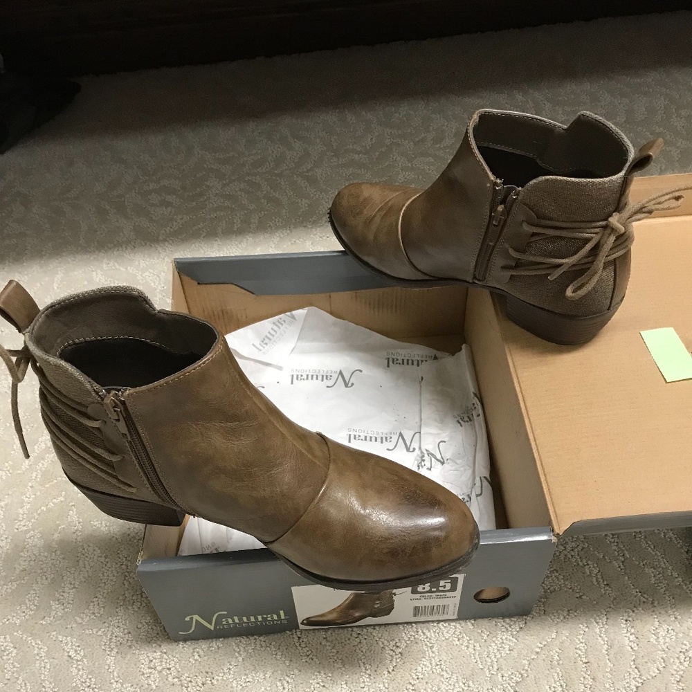 Natural Reflection Kenlee Booties